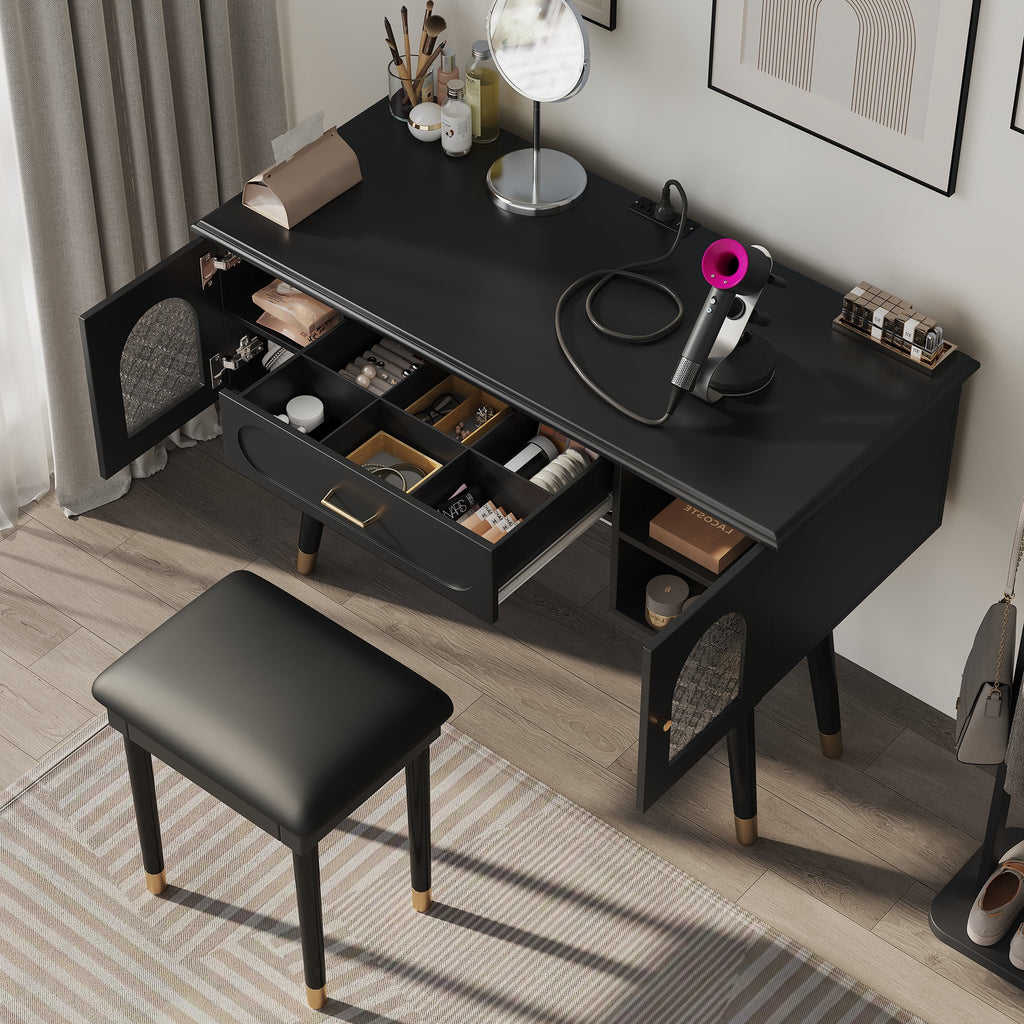 Modern Elegant Vanity with Organizer