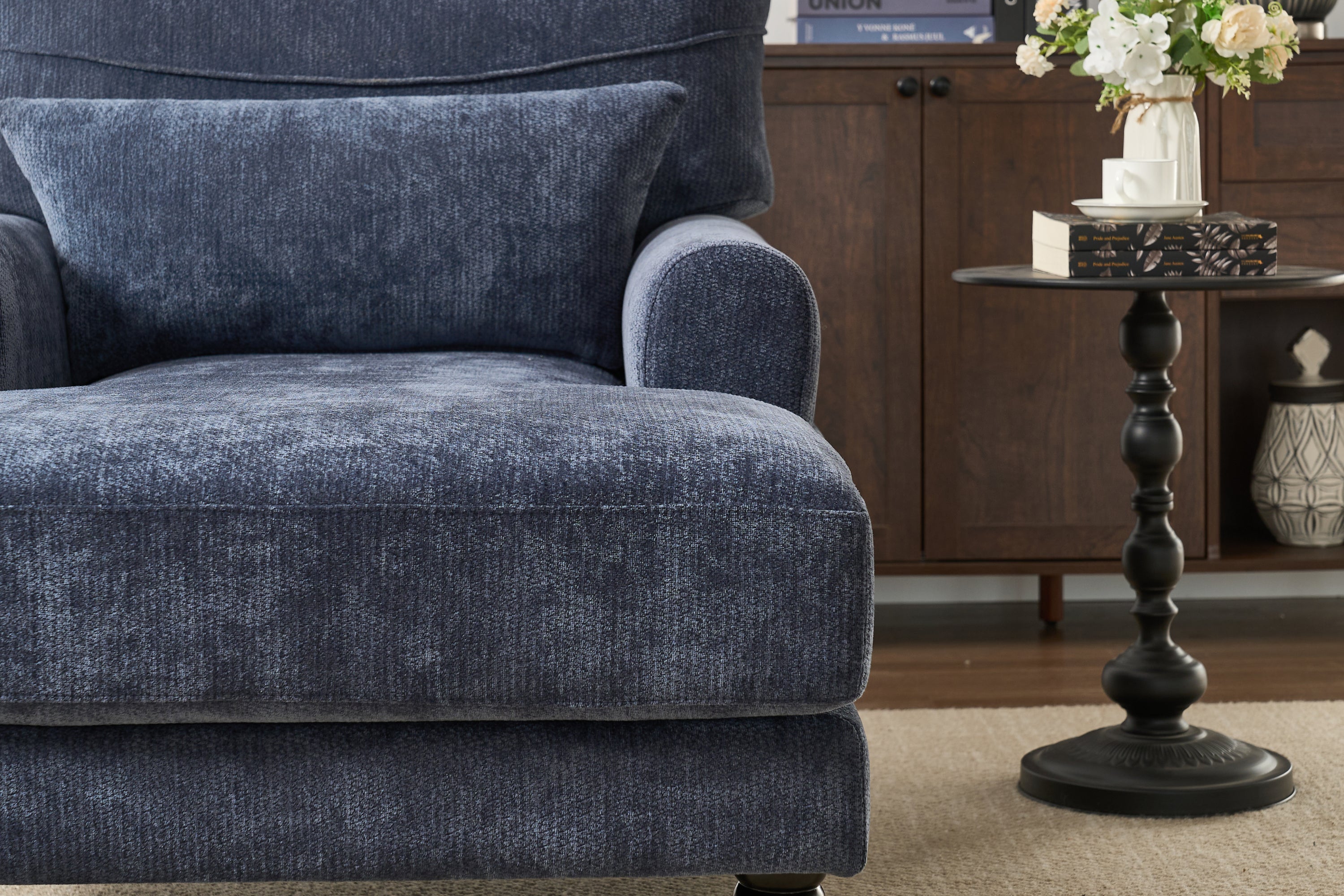Modern Upholstered Indoor Leisure Sofa Chair