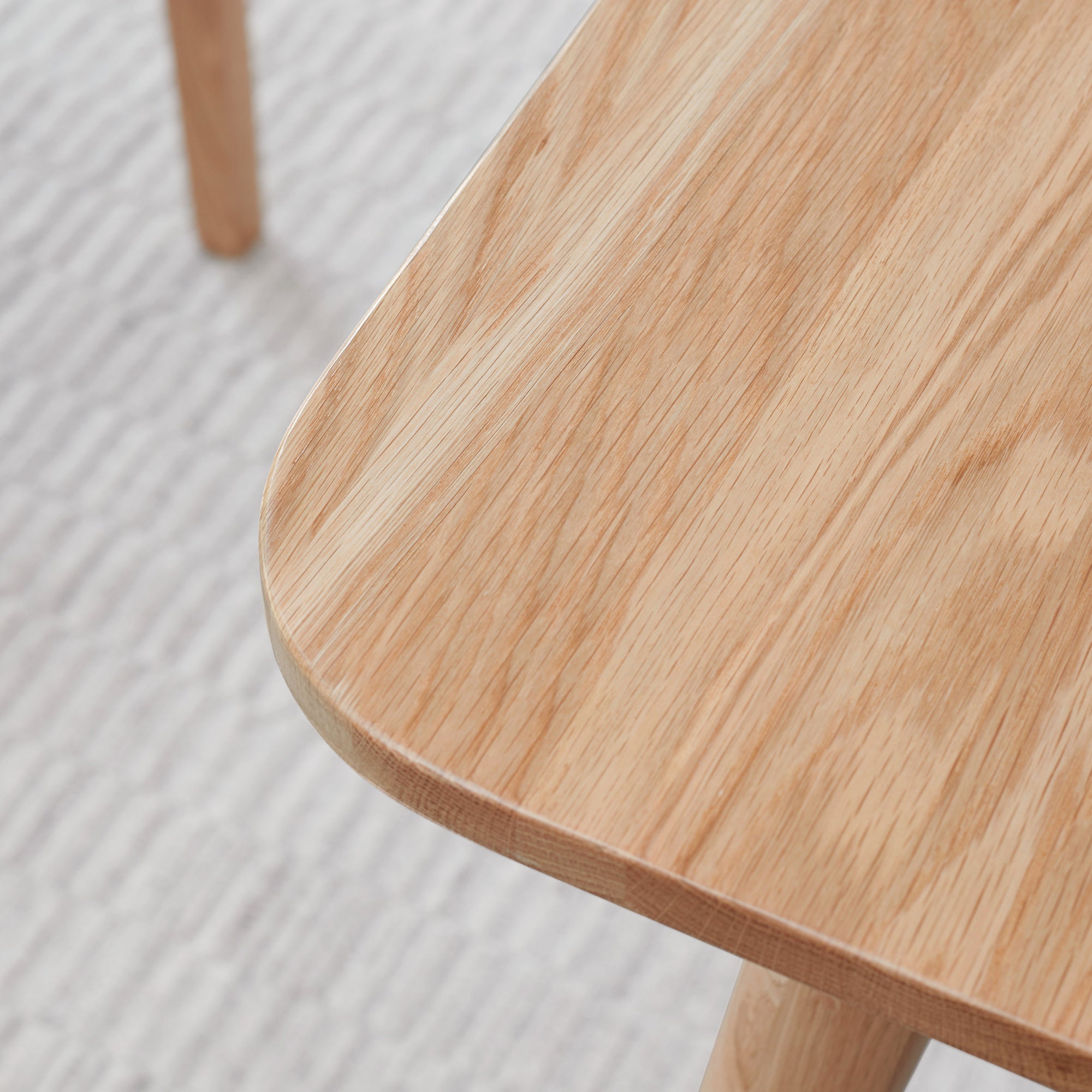 Natural Solid Oak Telescopic Dining Table for 6-8 People