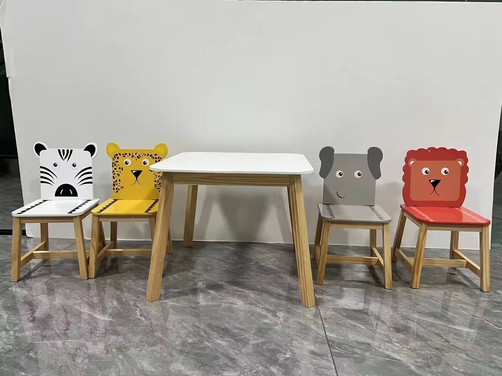 5 Piece Kiddy Table and Chair Set with 4 Chairs