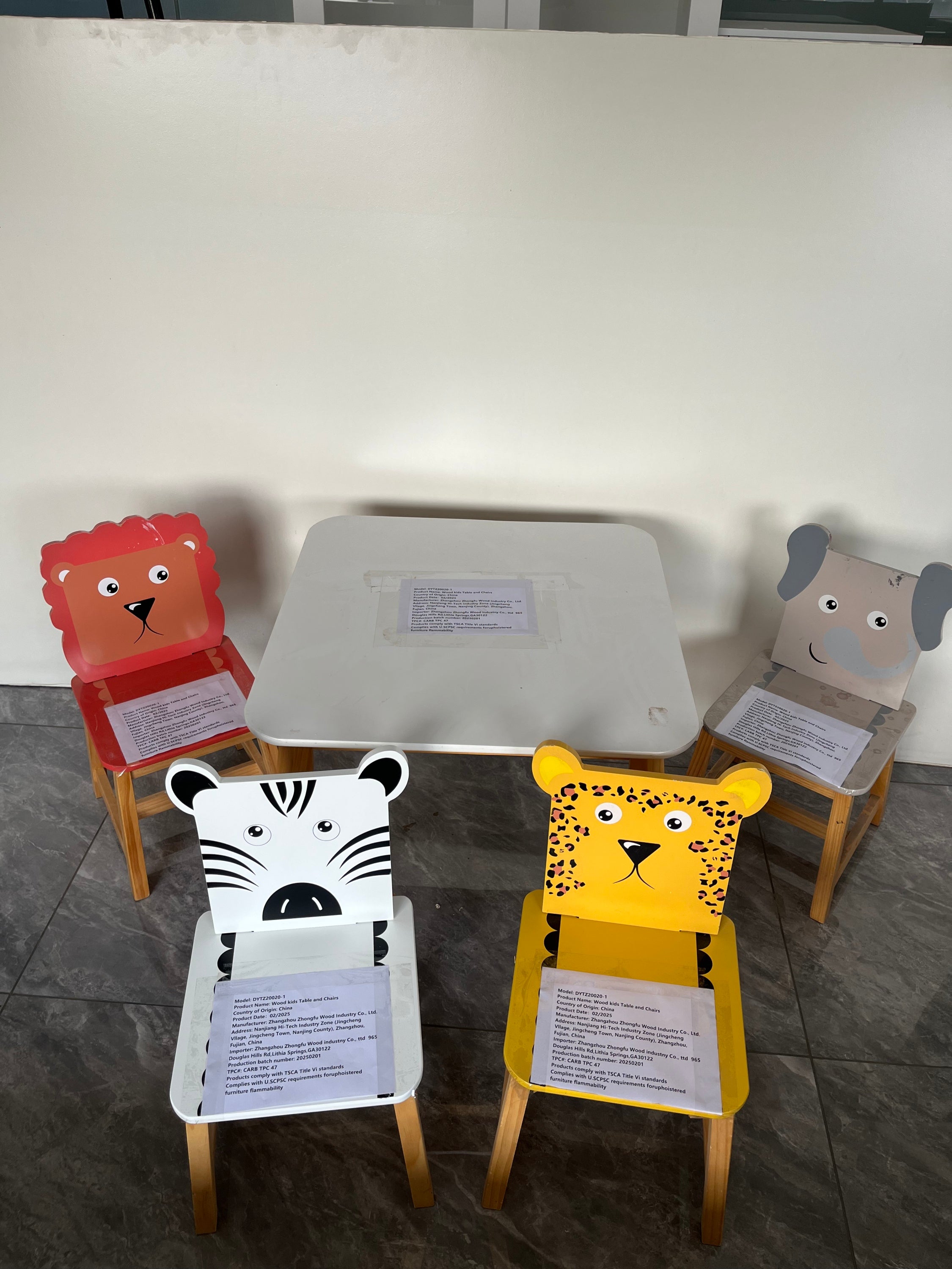 5 Piece Kiddy Table and Chair Set with 4 Chairs