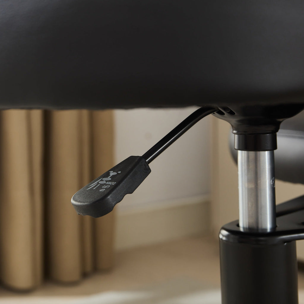 Black Flexible Design Meditation Cross Legged PU Leather Chair with Wheels