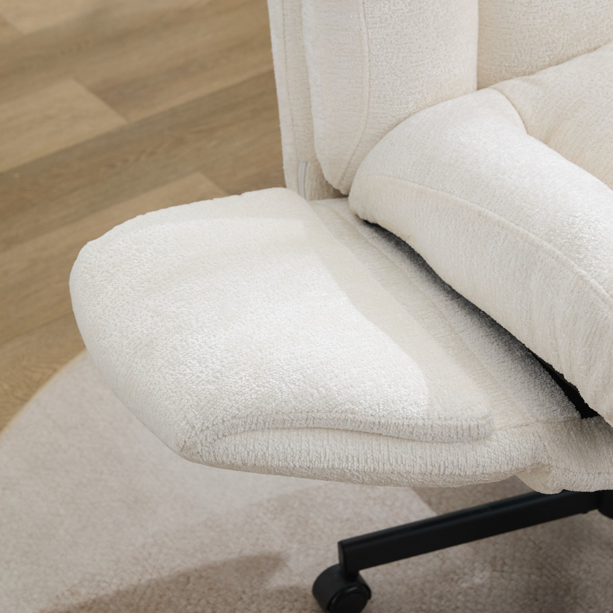 Pet Friendly Swivel Office Chair Adjustable Height Double Cushioned