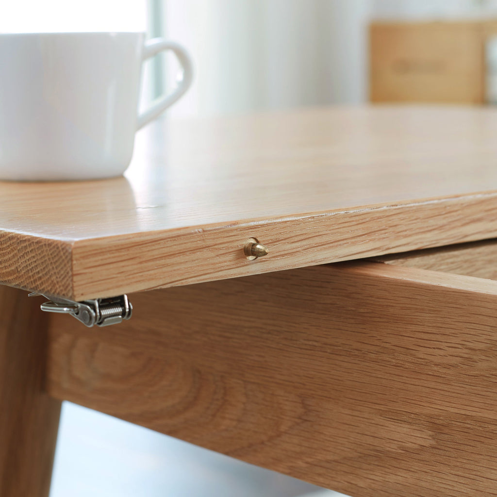 Natural Solid Oak Telescopic Dining Table for 6-8 People