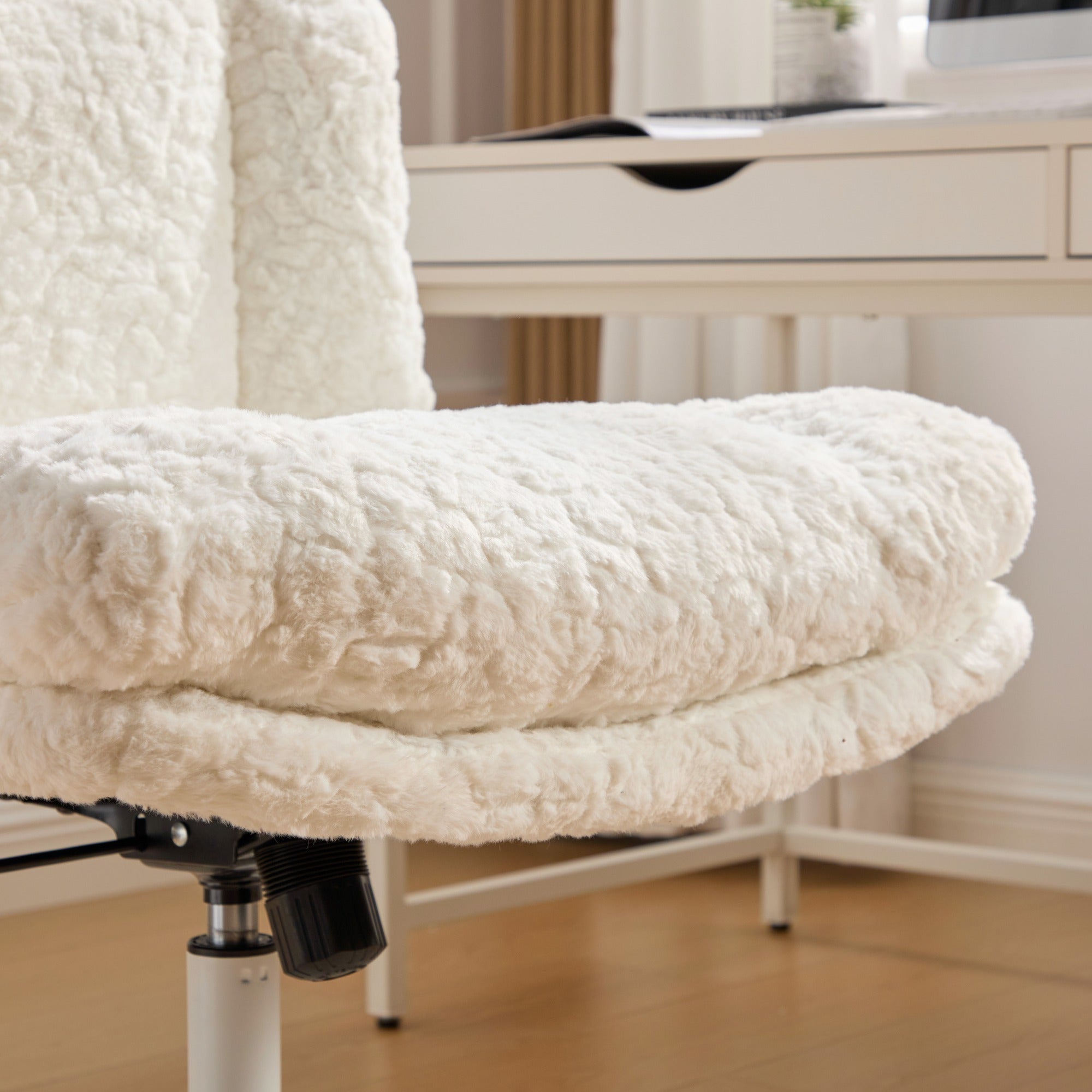 W26.4 inch Wider Artificial Rabbit Hair Home Office Chair