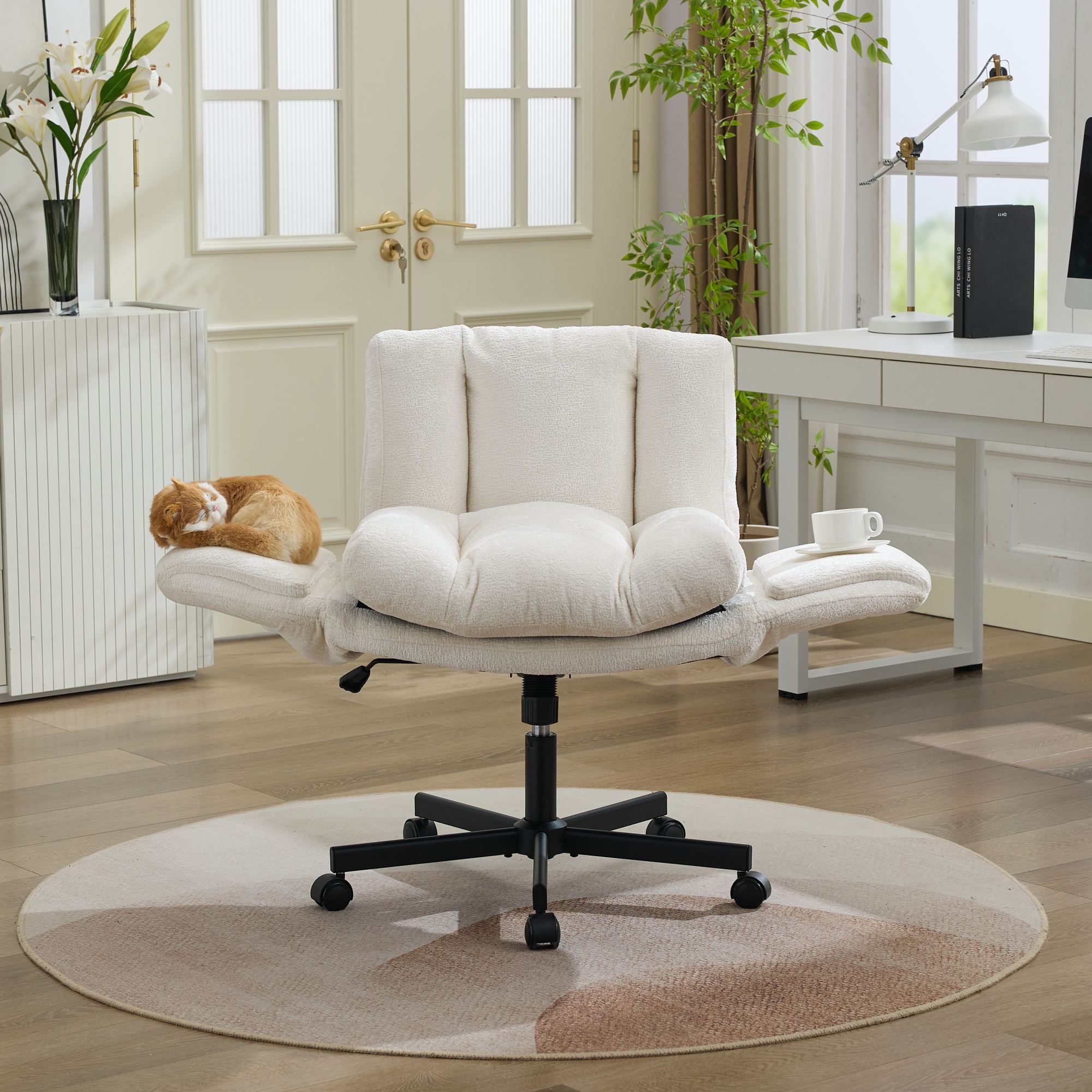 Pet Friendly Swivel Office Chair Adjustable Height Double Cushioned