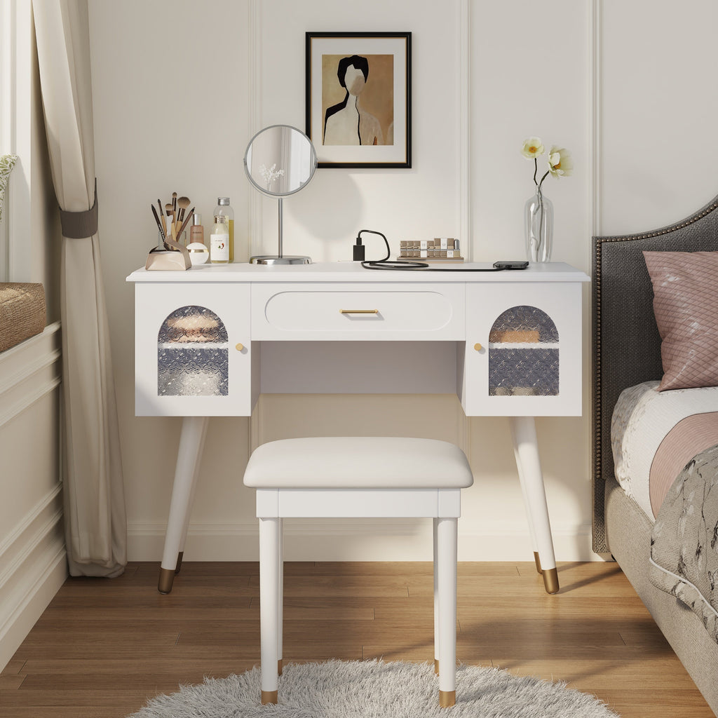 Modern Elegant Vanity with Organizer