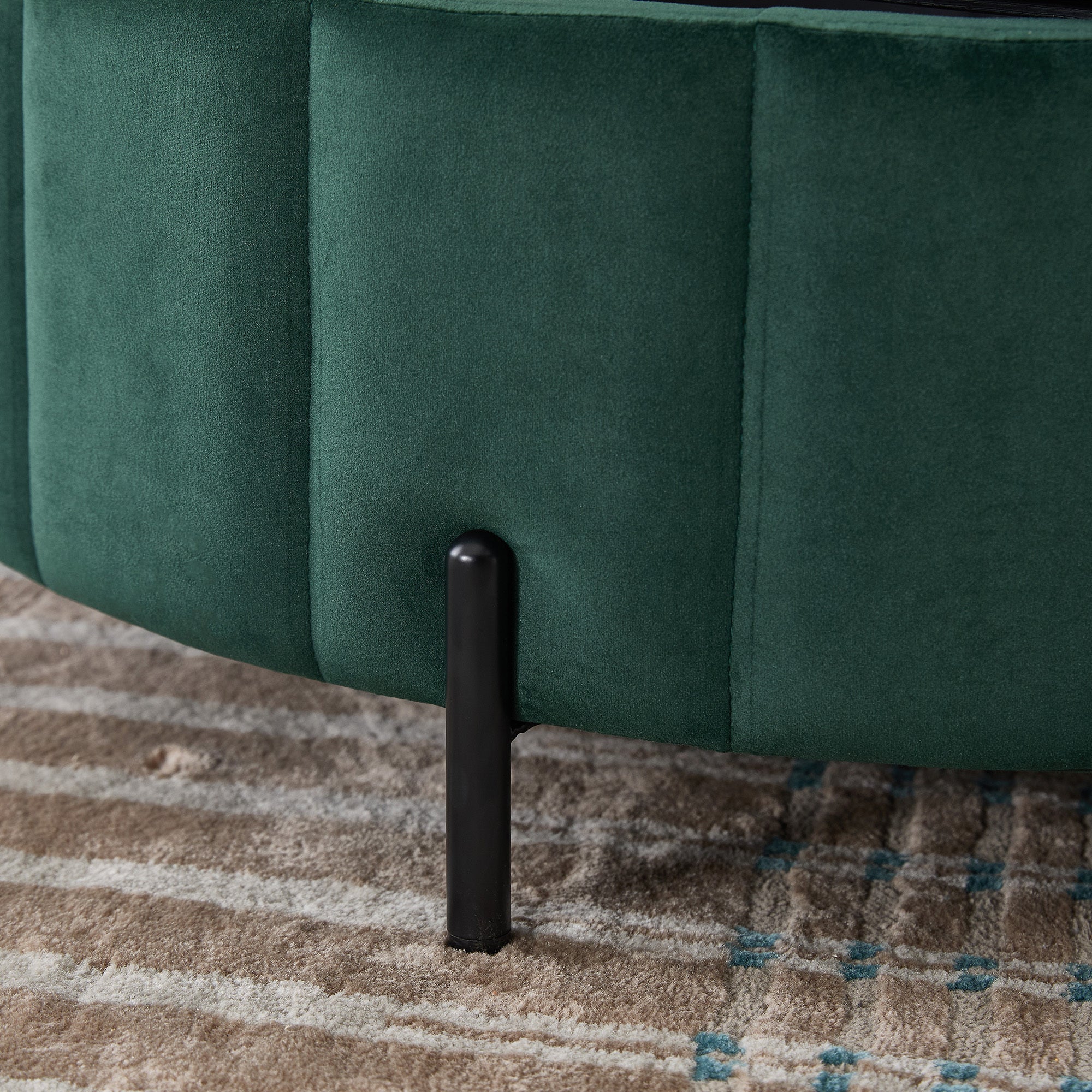31.5'W Upholstered Round Ottoman with Reversible Lid